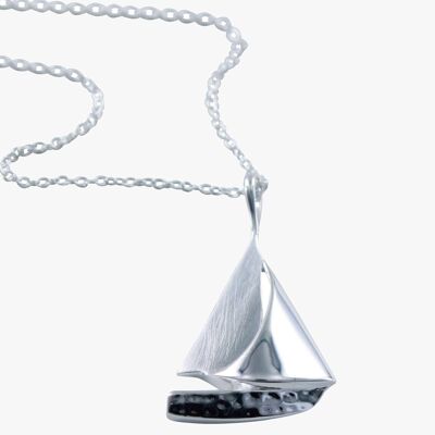 Collier de bateau à voile