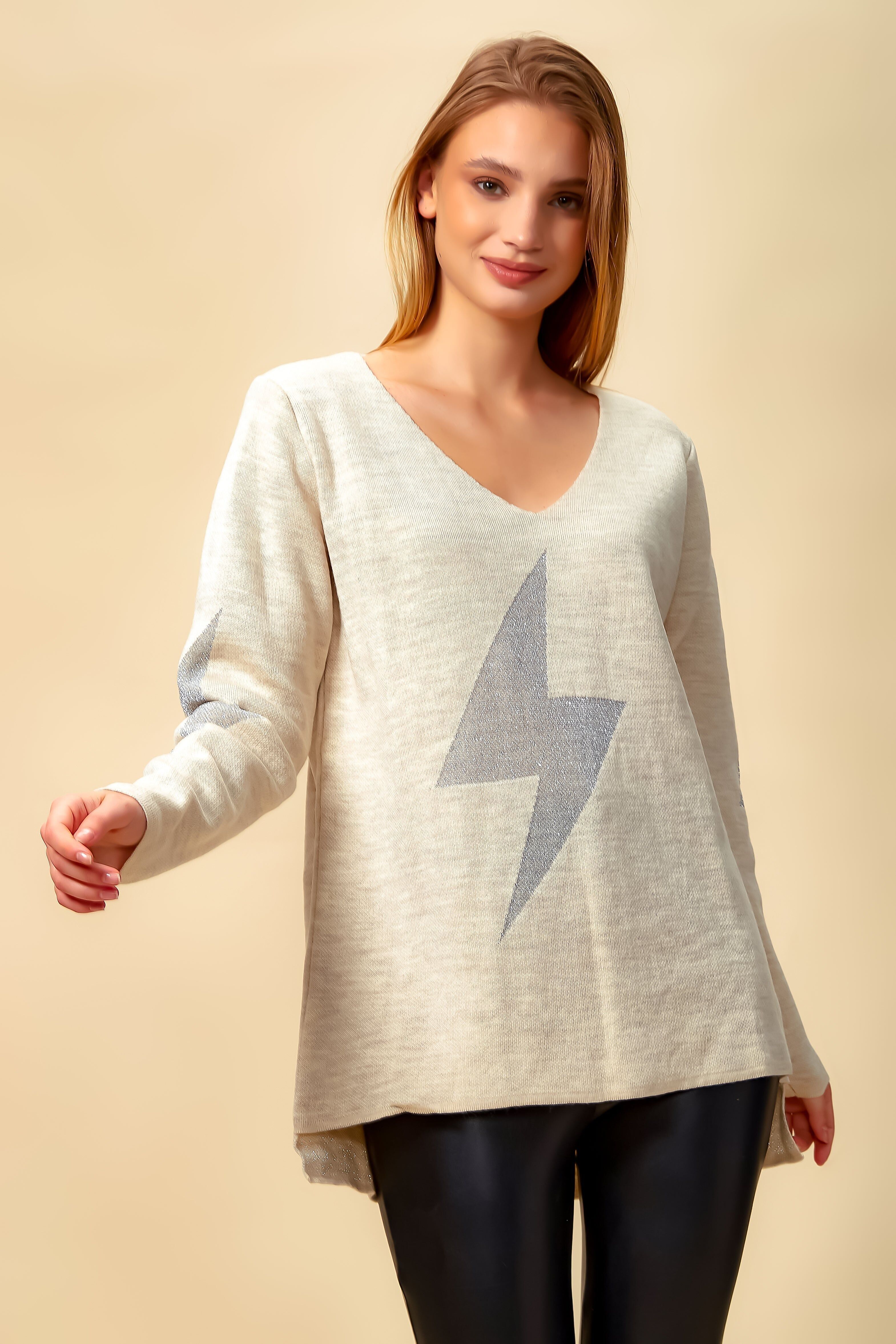 Übergroßes langärmliges Flash-Top mit V-Ausschnitt in Creme