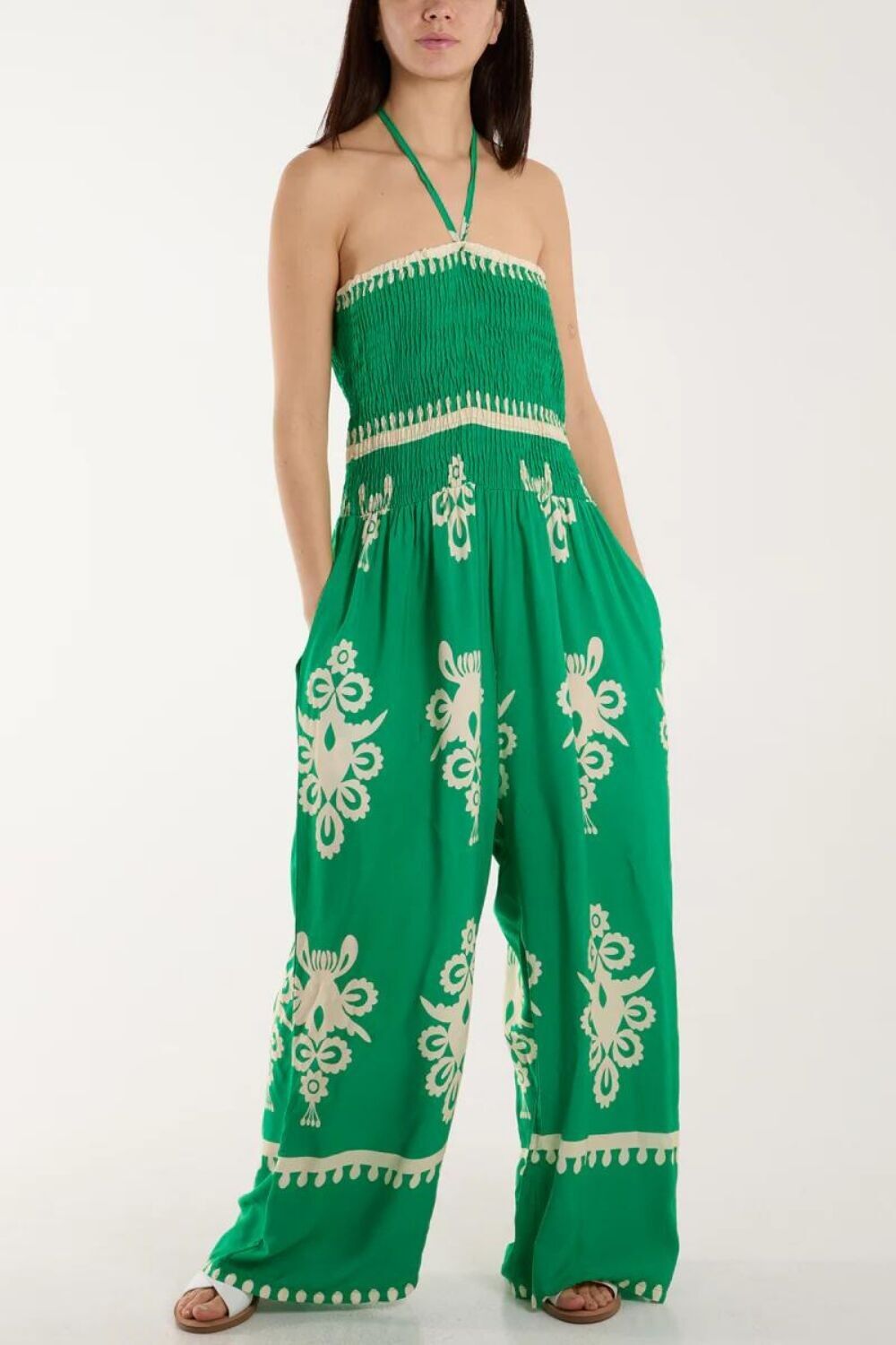 Übergroßer Jumpsuit mit Bindeband am Kragen und Print in Grün und Weiß