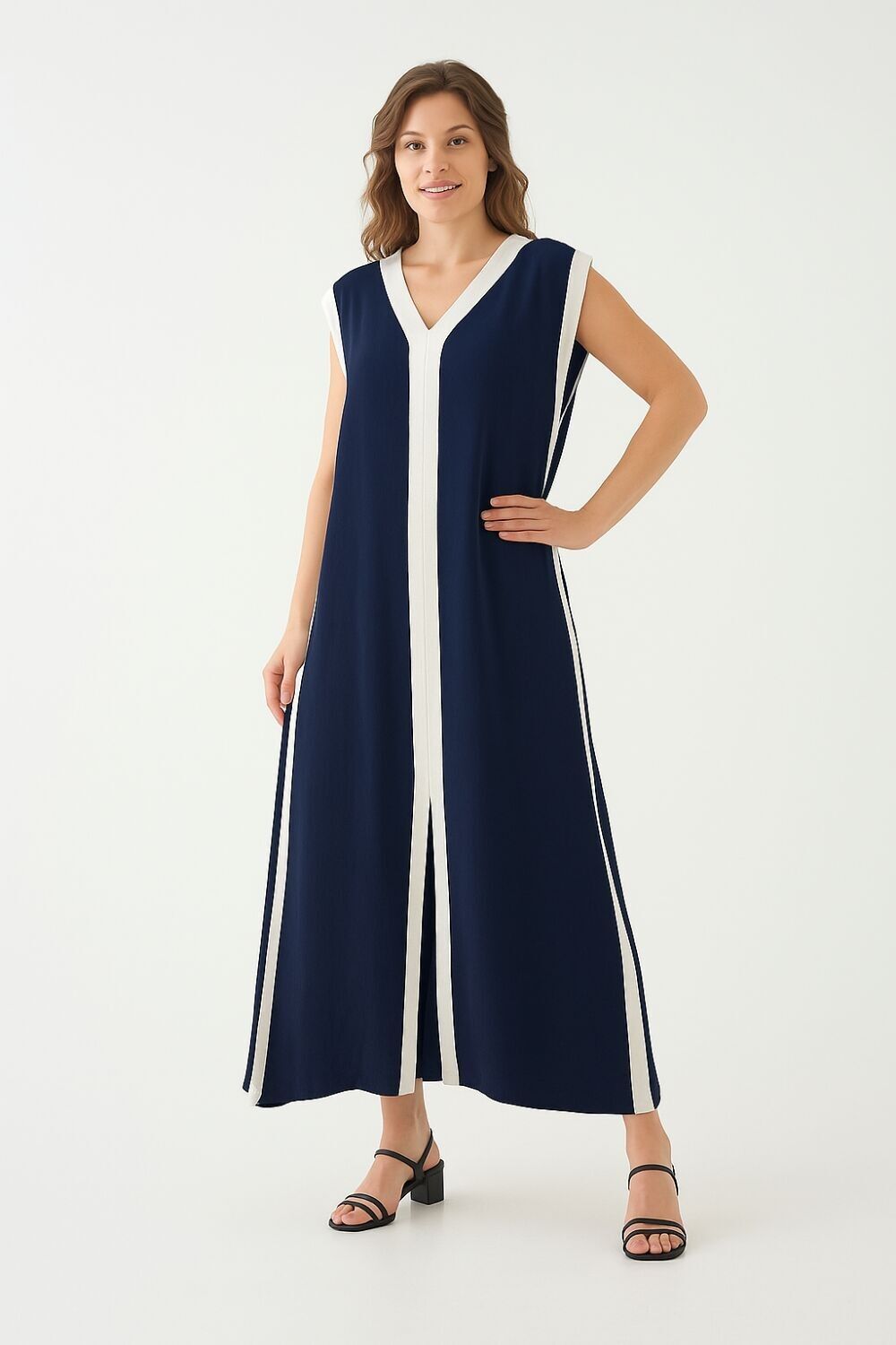 Robe longue oversize sans manches à col en V et colorblock, bleu marine et blanc