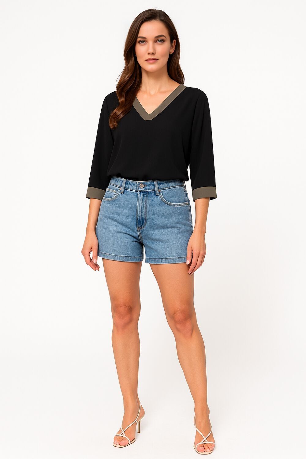 Oversize-Oberteil mit khakifarbenen Tape-Kragendetails in Schwarz