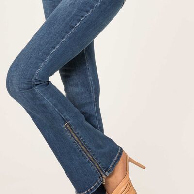 Jeans bootcut con vita alta e zip elasticizzata P151