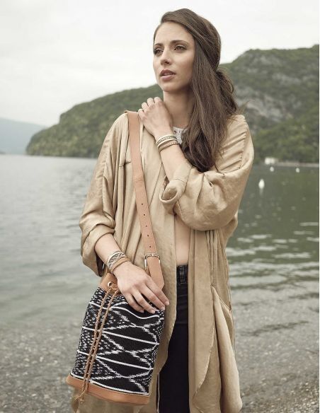 Purse-shaped handbag in traditional fabric