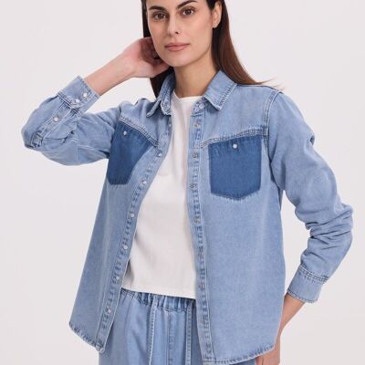 Camisa vaquera con bolsillos