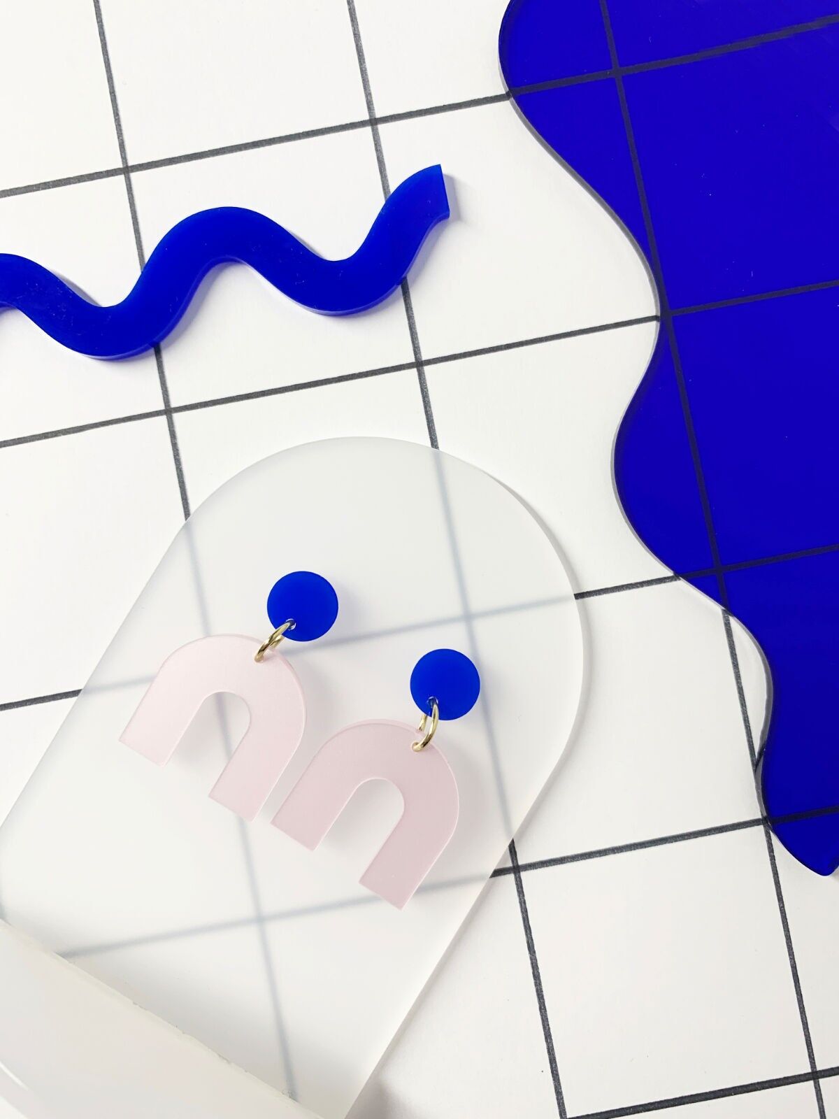 Ohrringe aus recyceltem Kunststoff AVA