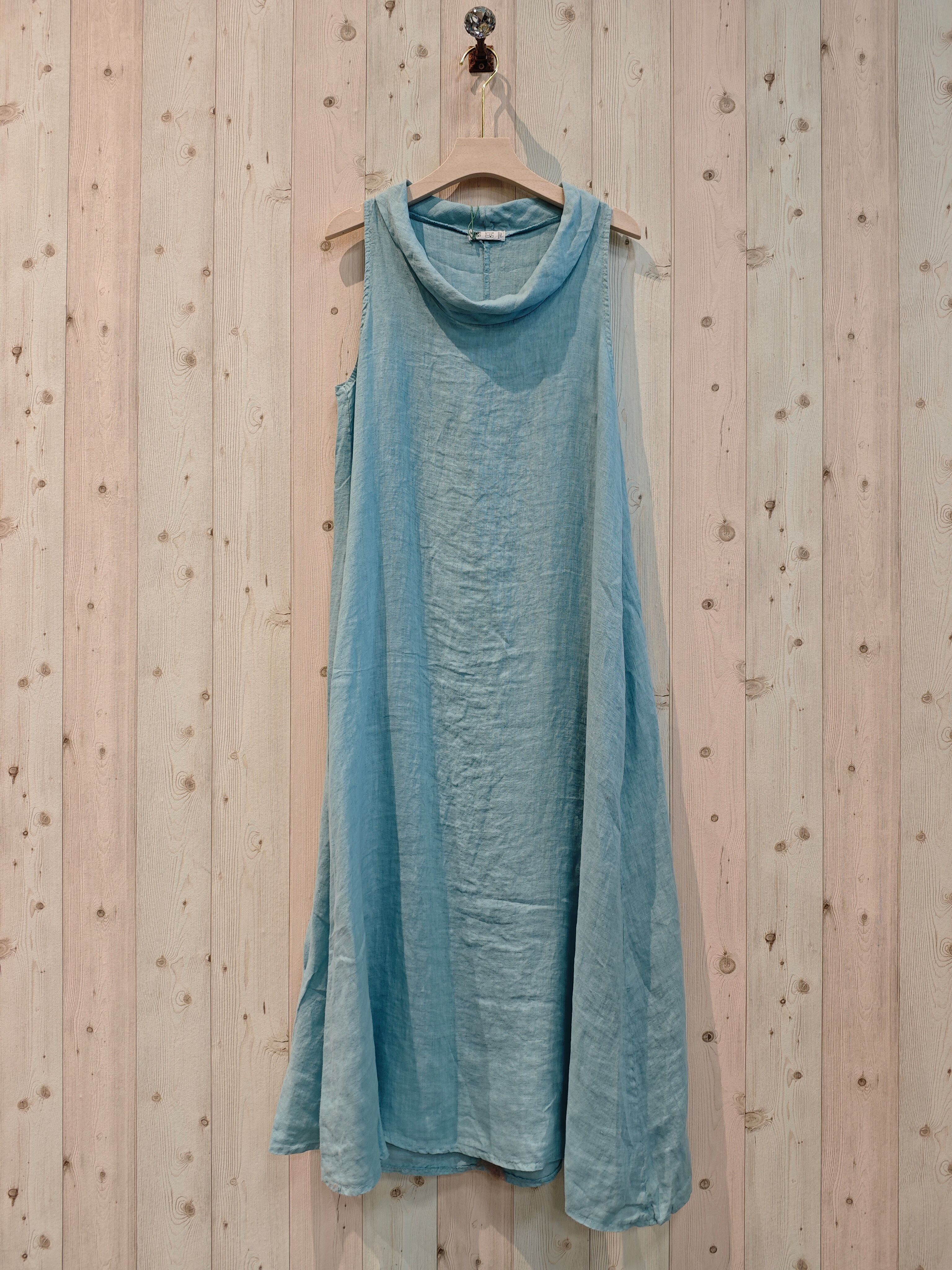 RIF 25396 ABITO IN LINO 100% CON SCOLLO A BARCA SENZA MANICHE