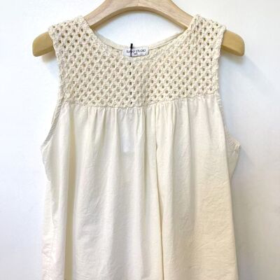 Top acampanado con sisas para mujer