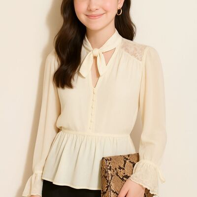 Blusa con dettaglio in pizzo e collo annodato, vestibilità comoda, colore beige