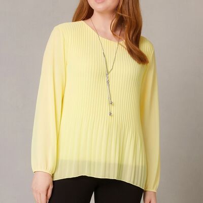 Top plisado extragrande de manga larga con detalles de tul en amarillo y collar