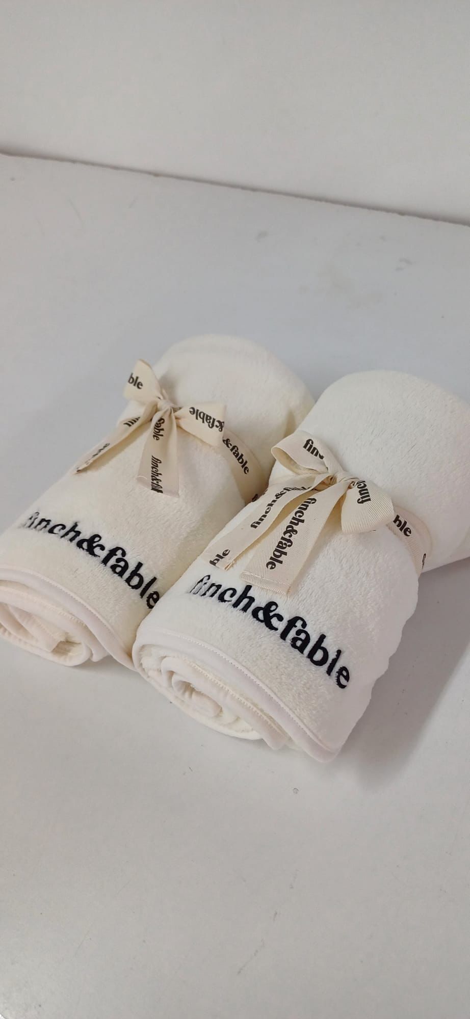 Finch & Fable Sherpa Blanket - MILK