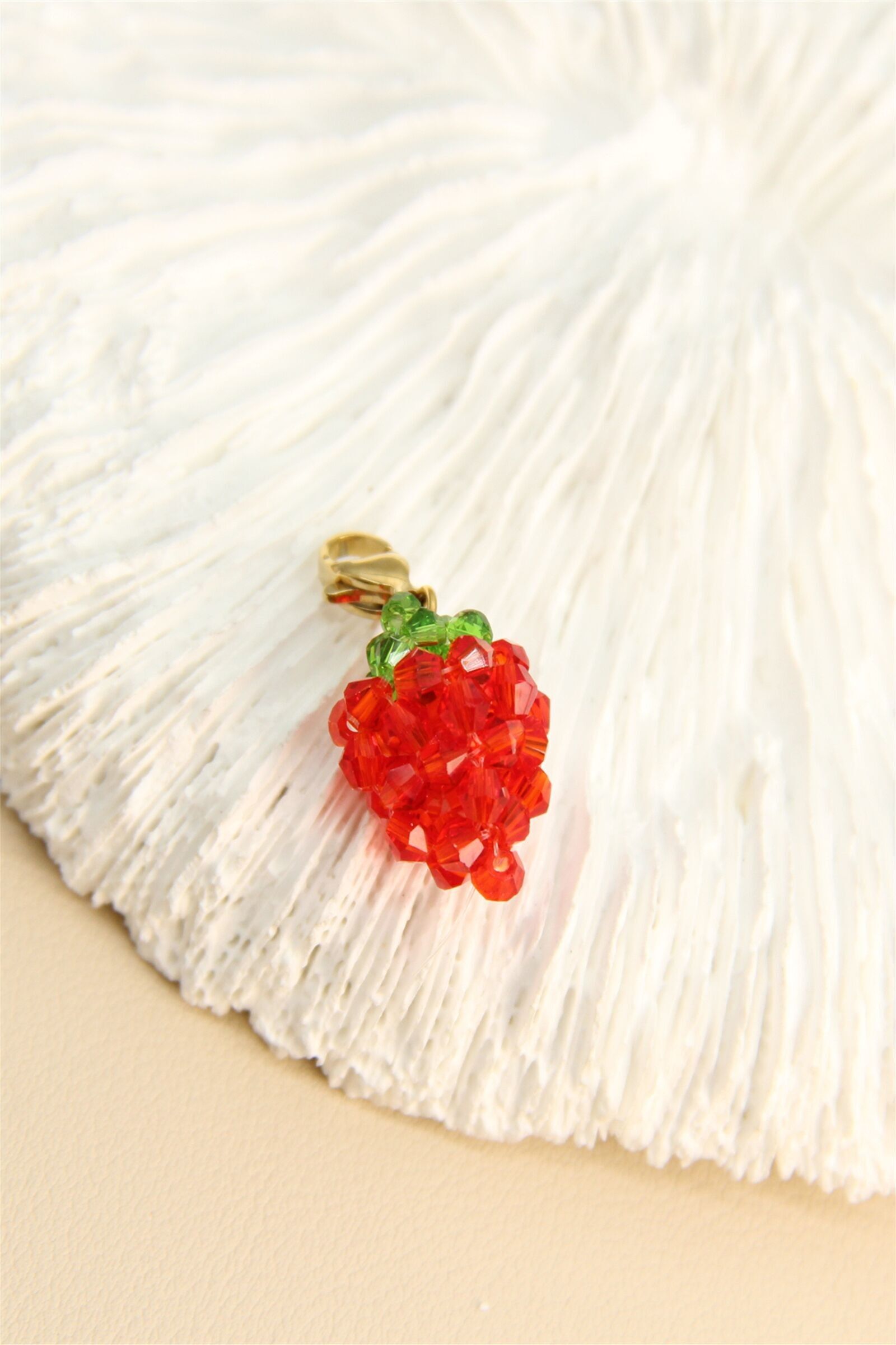 Strawberry pearl pendant – Gourmet and colorful spirit
