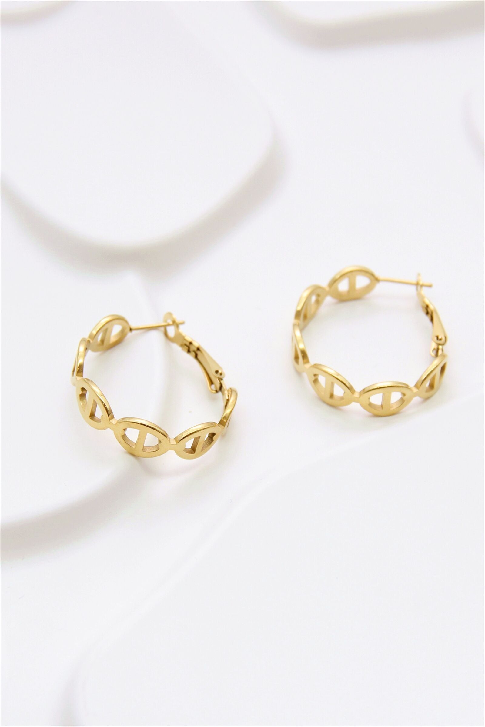 Orecchini a cerchio in acciaio inossidabile traforato