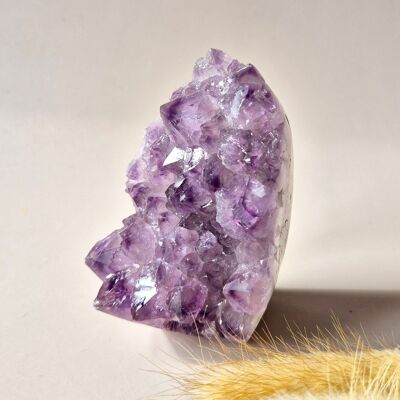 Géode d'améthyste polie de 283 grammes - Attrape-regard spirituel à l'énergie puissante