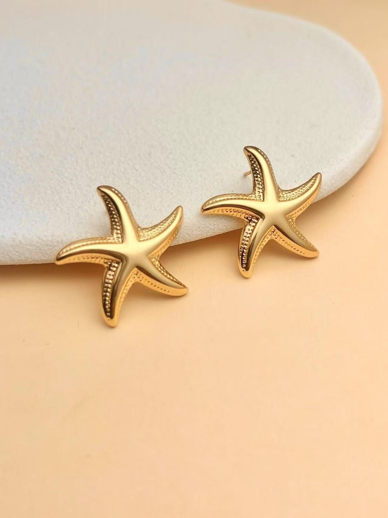 Gold-plated stainless steel starfish earrings