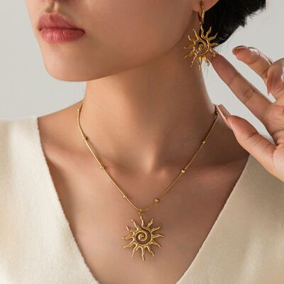 Collar de sol en espiral dorado en acero inoxidable