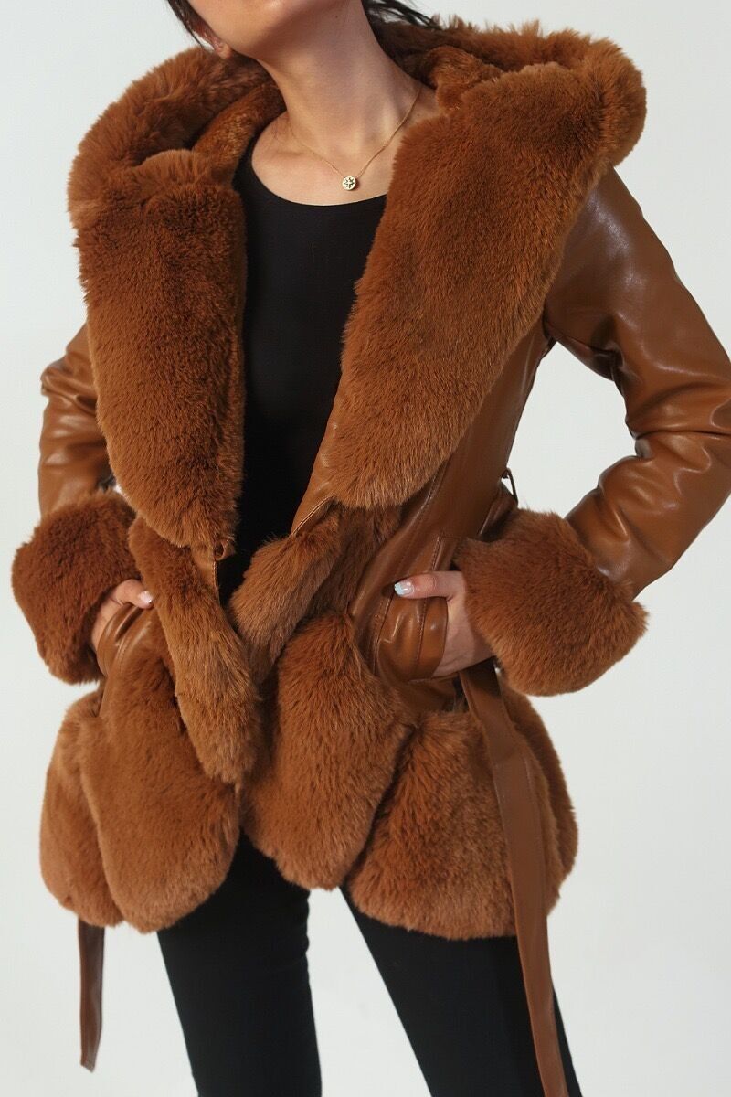 Blouson ceinturée en similicuir et fourrure synthétique