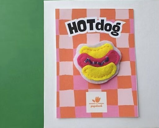 Hotdog Brooch 2 - Felt