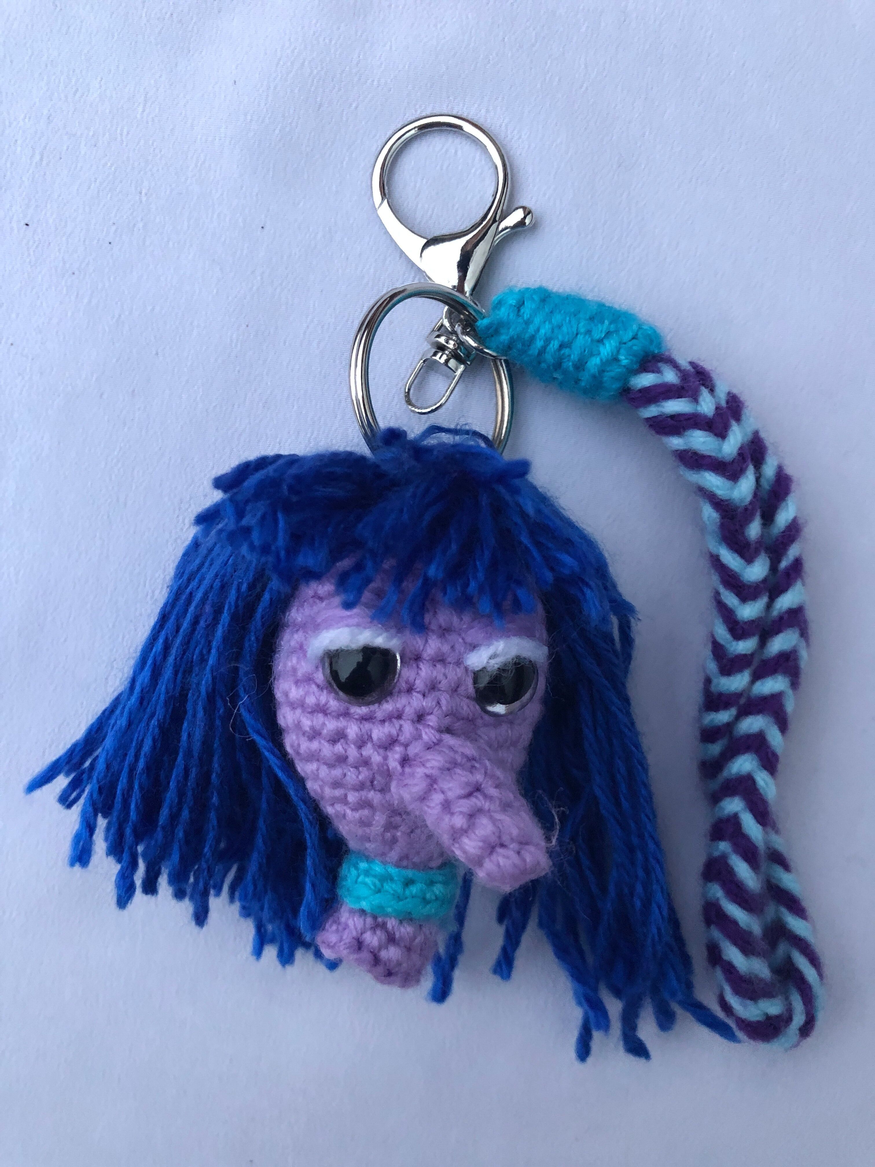 Mini llavero amigurumi – Aburrimiento (6x5x6 cm, crochet hecho a mano)