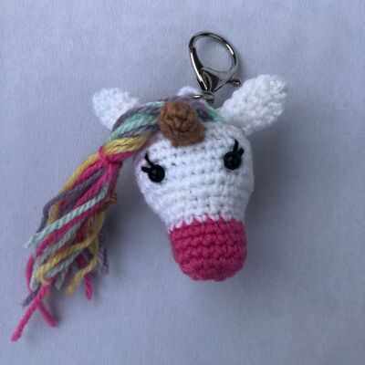 Portachiavi carino a forma di unicorno bianco con criniera colorata amigurumi (8x9x8 cm)