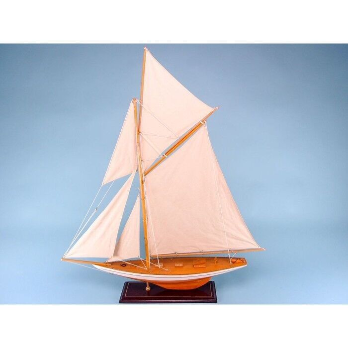 Yacht verniciato con bompresso, 80x94cm
