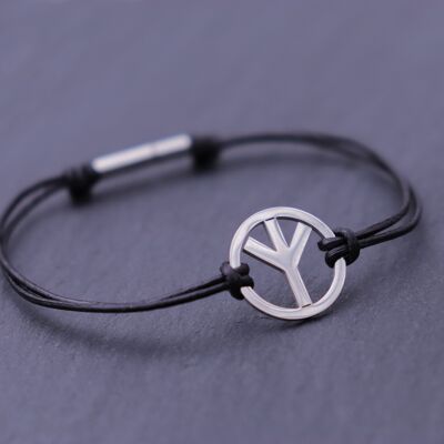 Delicada pulsera de runas vikingas: acero inoxidable y cuero
