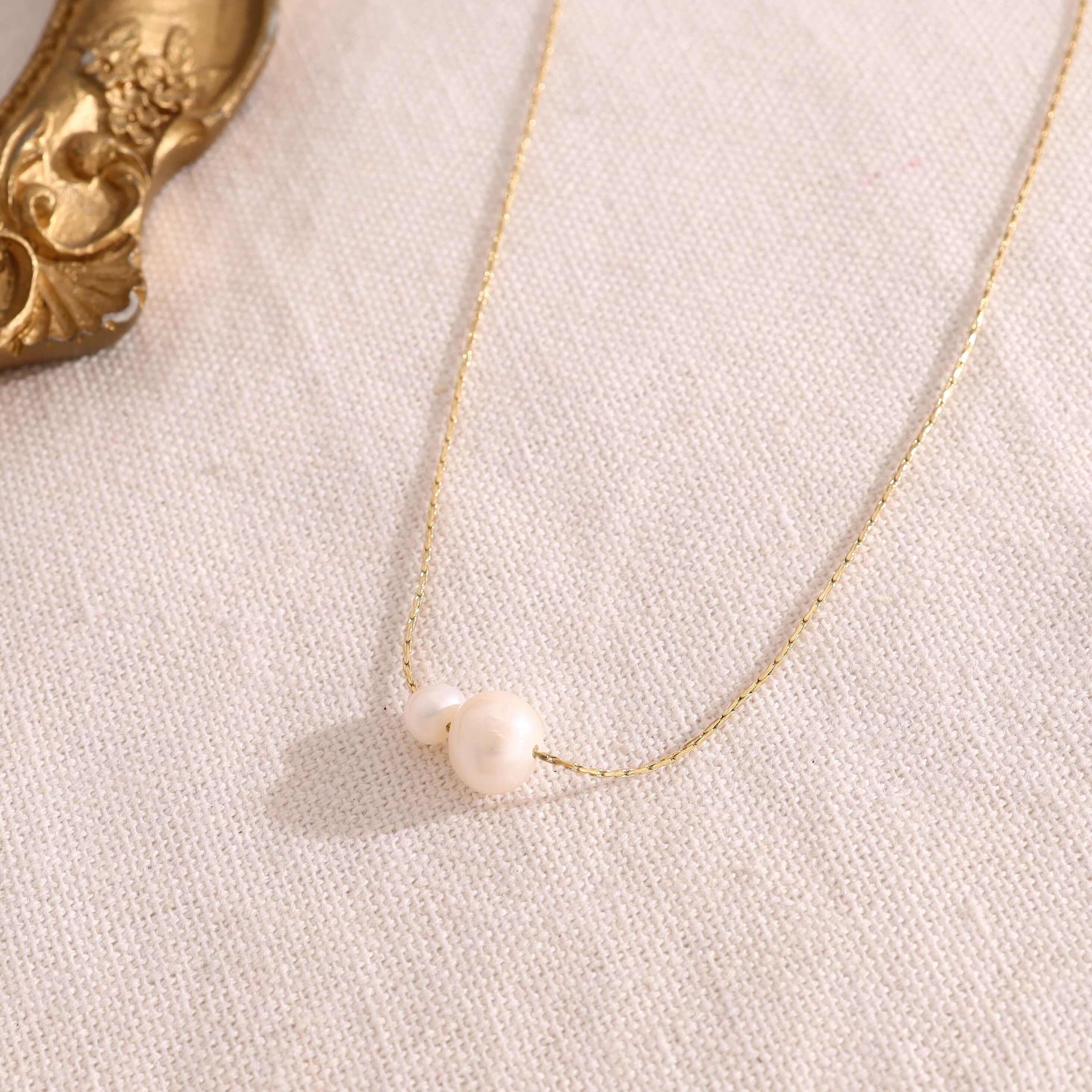 Collana minimalista in oro fino con 2 perle