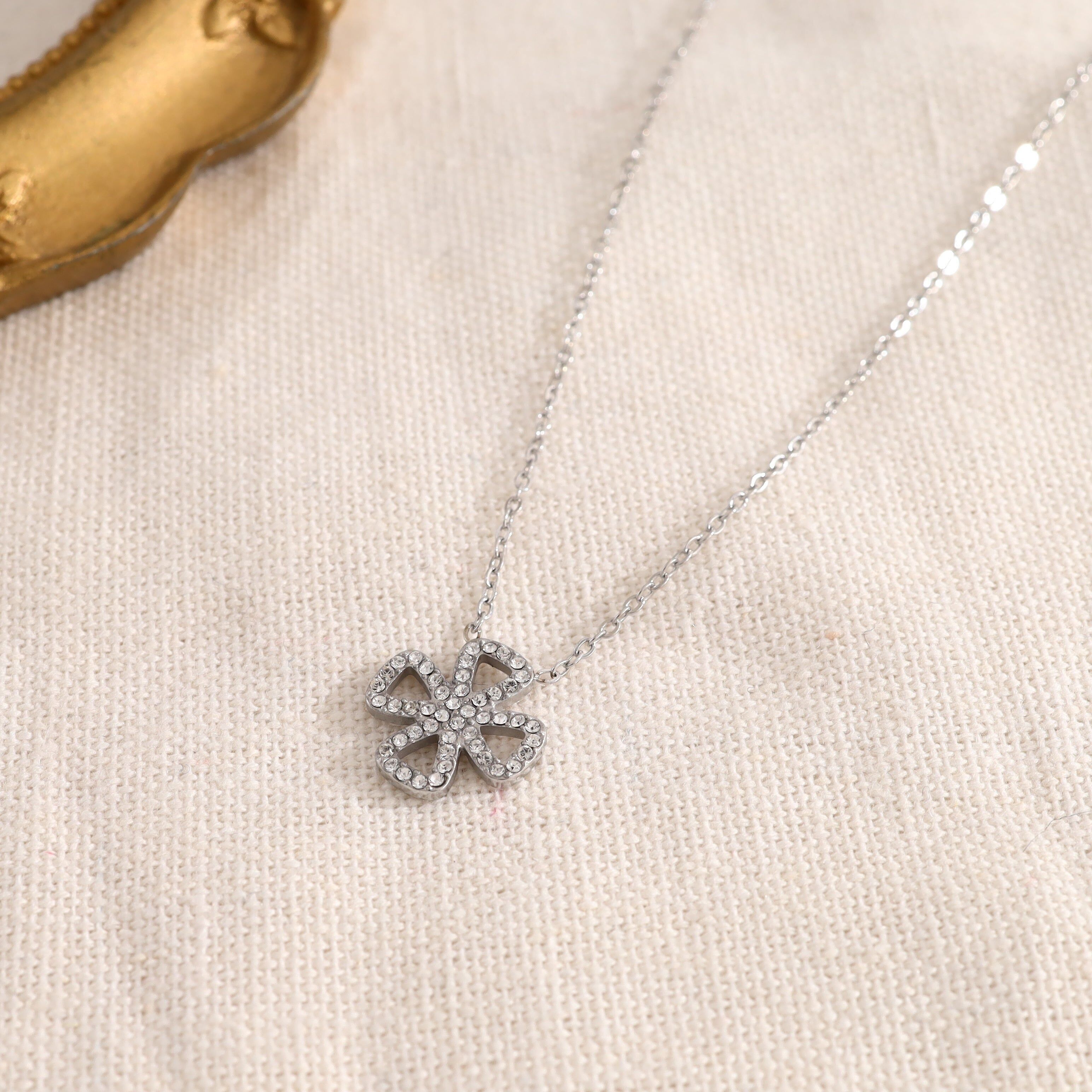 Collana in argento con quadrifoglio e strass