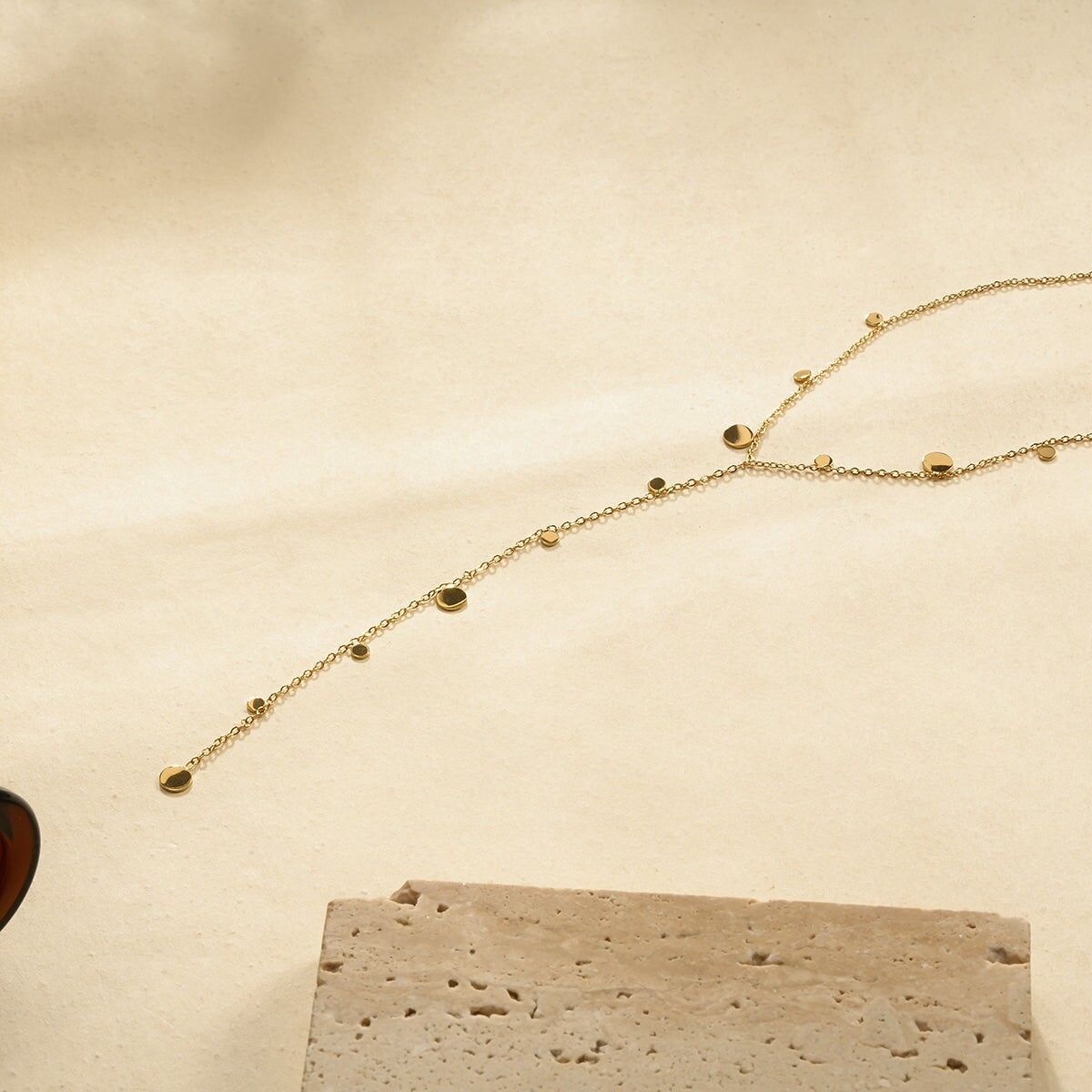 Collana a Y con catena in oro e nappe lisce