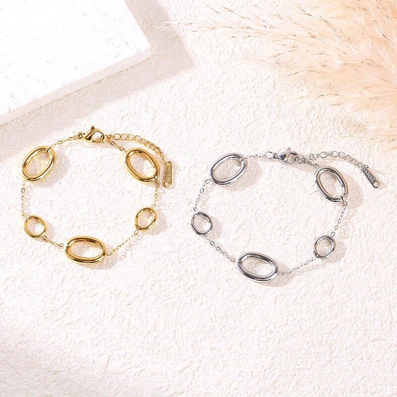 Goldkettenarmband mit 5 ovalen Ringen