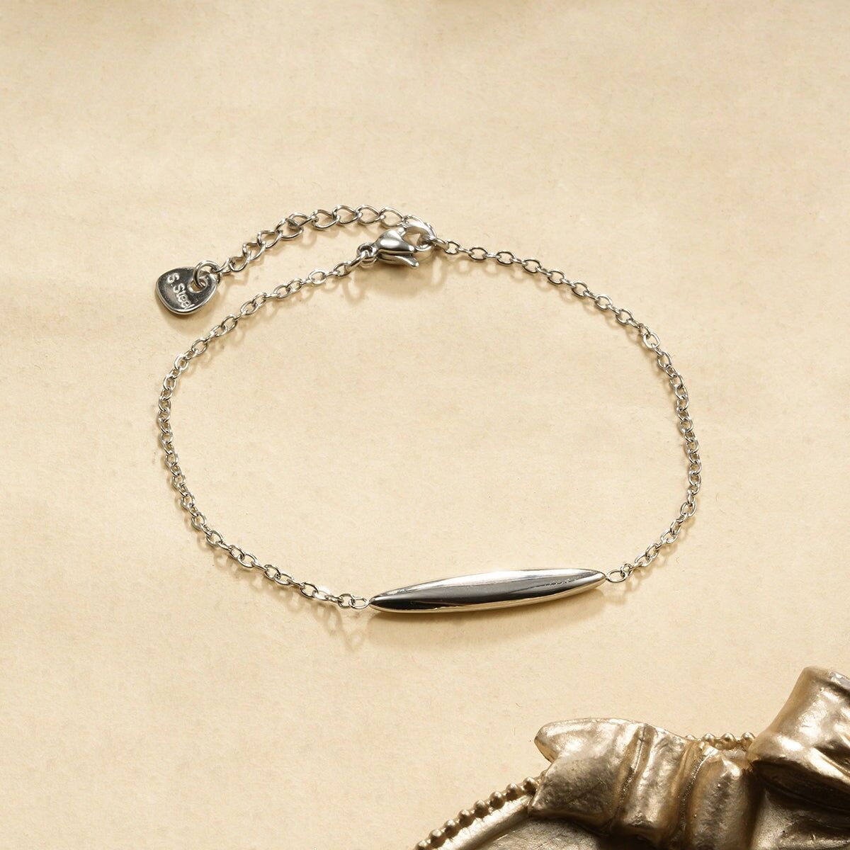 Bracciale a catena in argento fine con goccia allungata