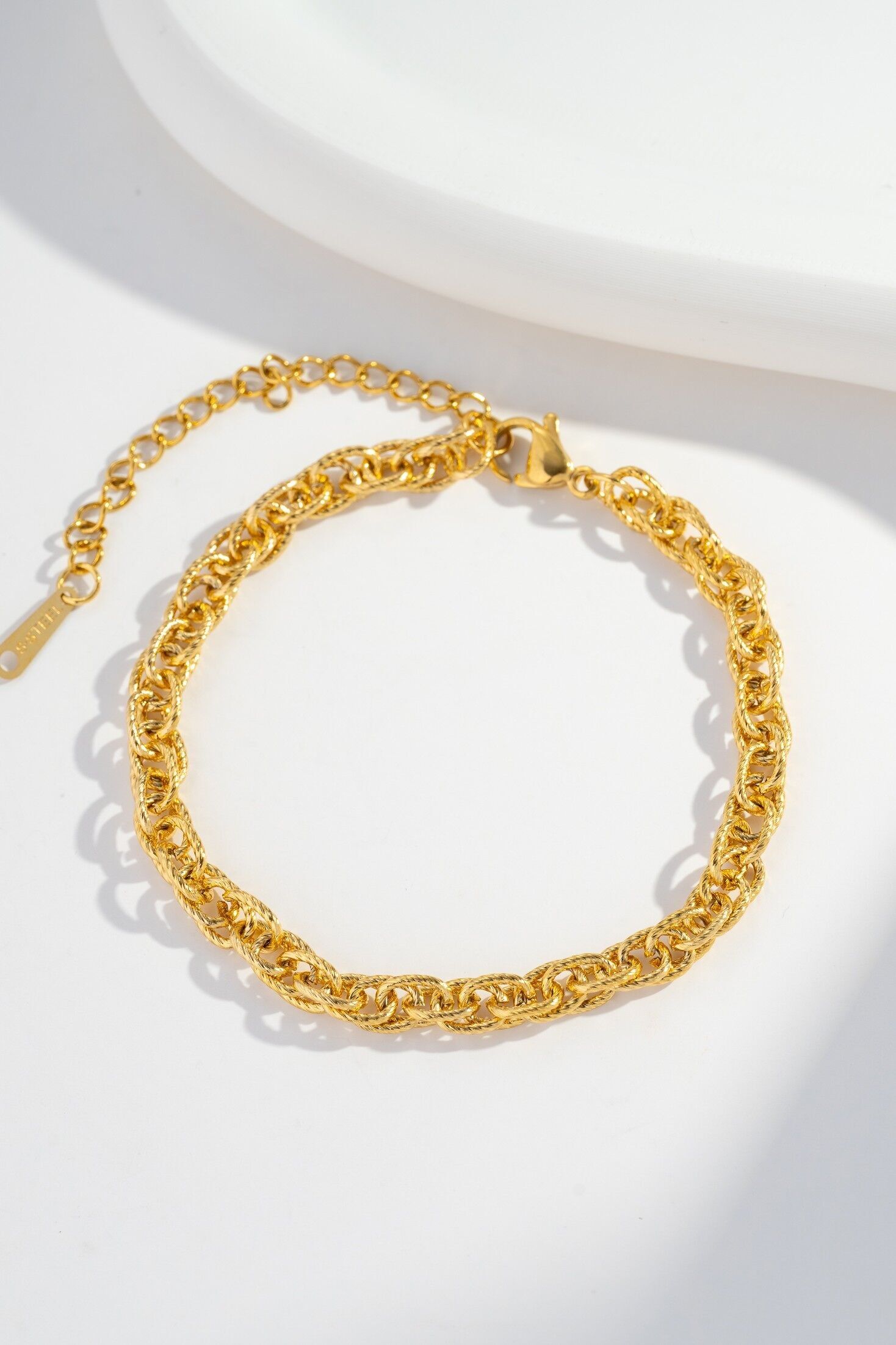 Panzerkettenarmband aus vergoldetem Edelstahl