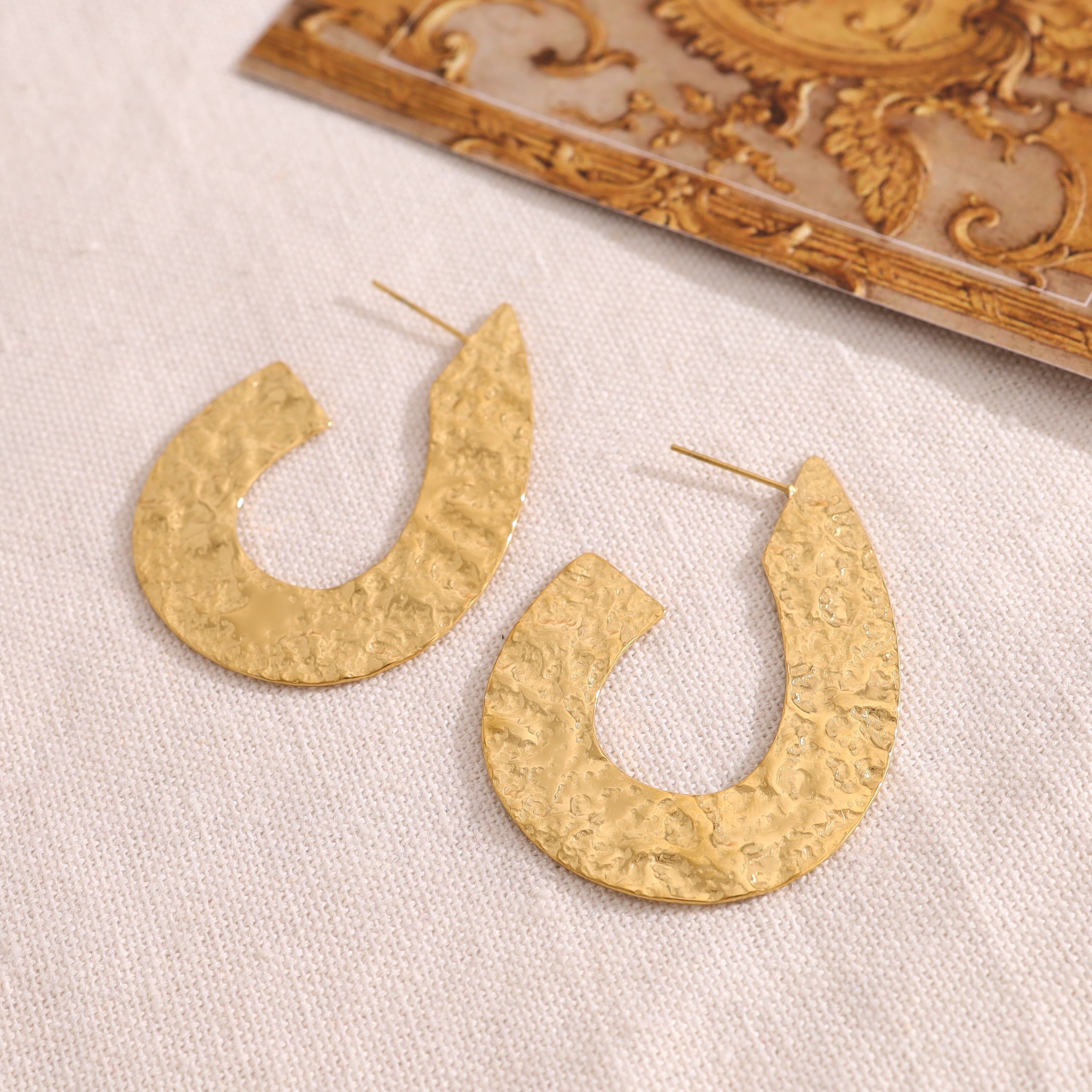 Orecchini a cerchio ovali piatti in oro e argento con effetto spazzolato lucido