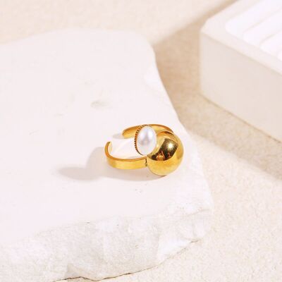 Anello regolabile in oro mezzo cilindro frontale con perla