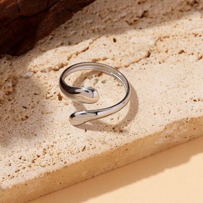 anello regolabile in argento incrociato sul davanti con testa sottile