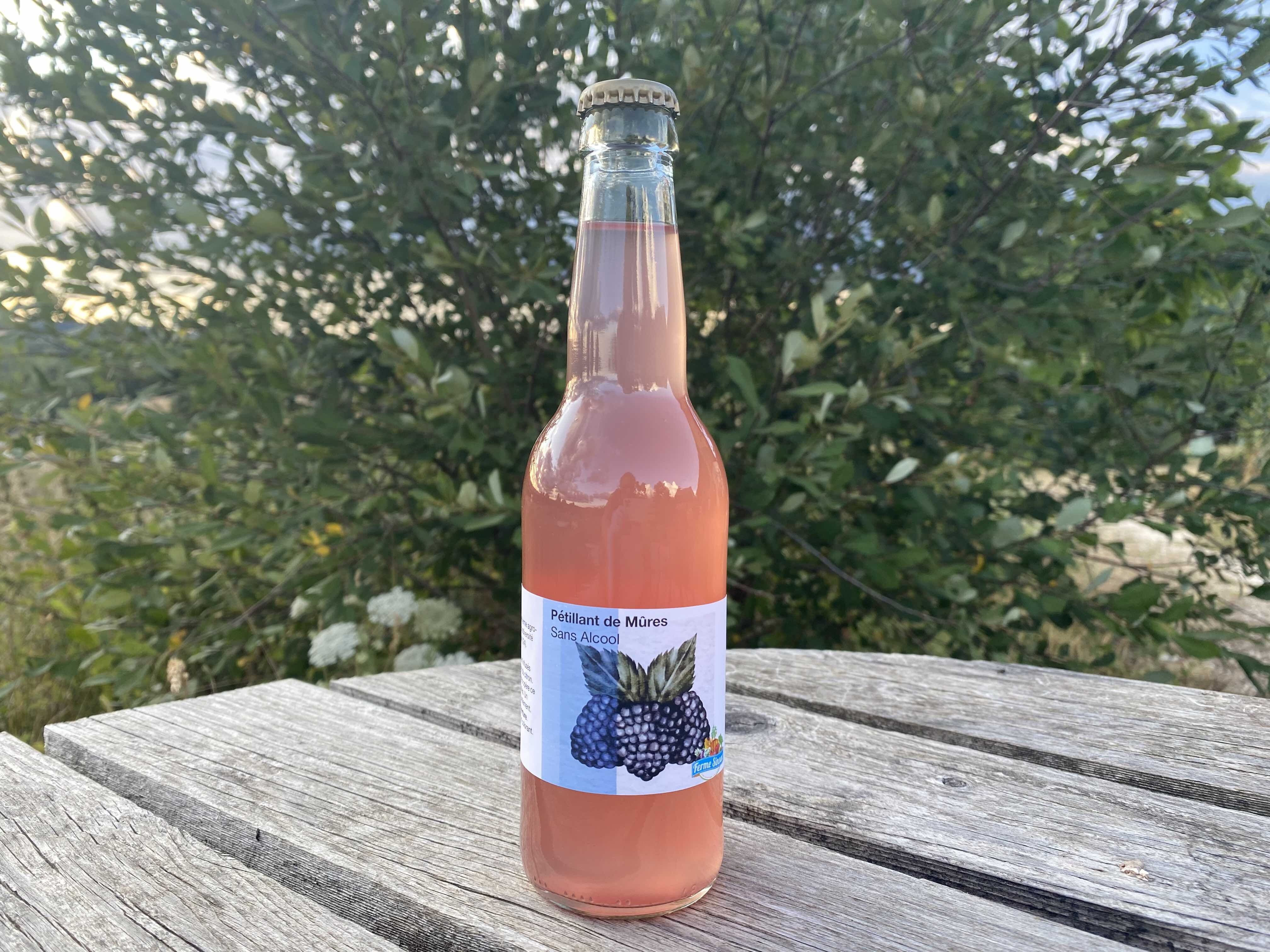 Alcohol-free sparkling blackberry