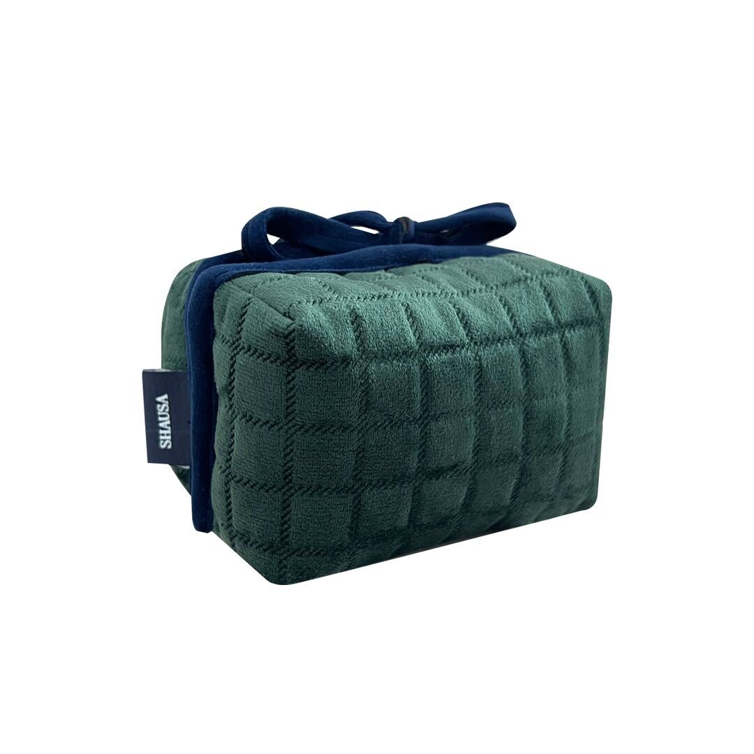Small quilted green opaline toiletry bag with squares