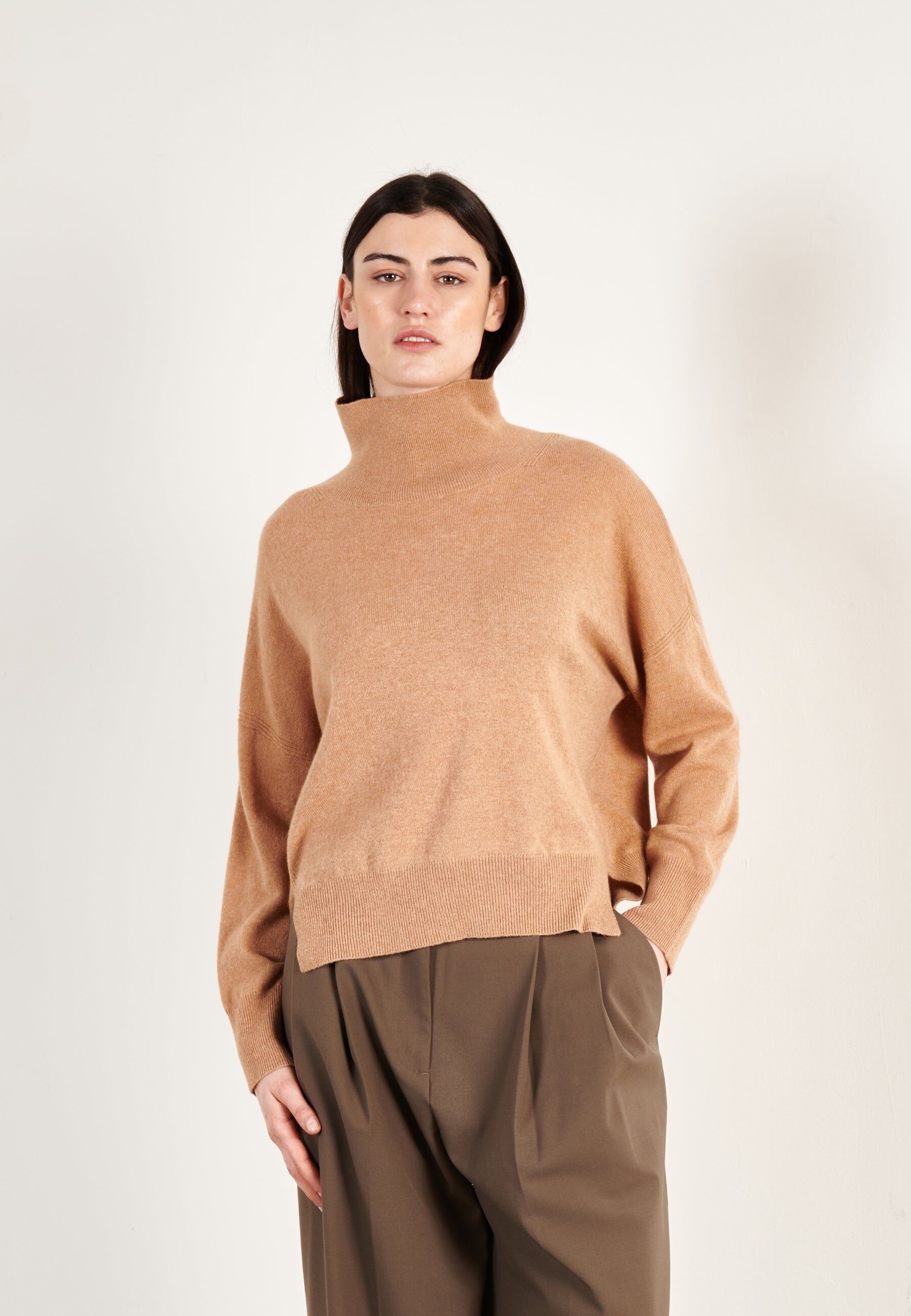 Suéter de cuello alto para mujer en cachemir color camel claro - ZAYA 13