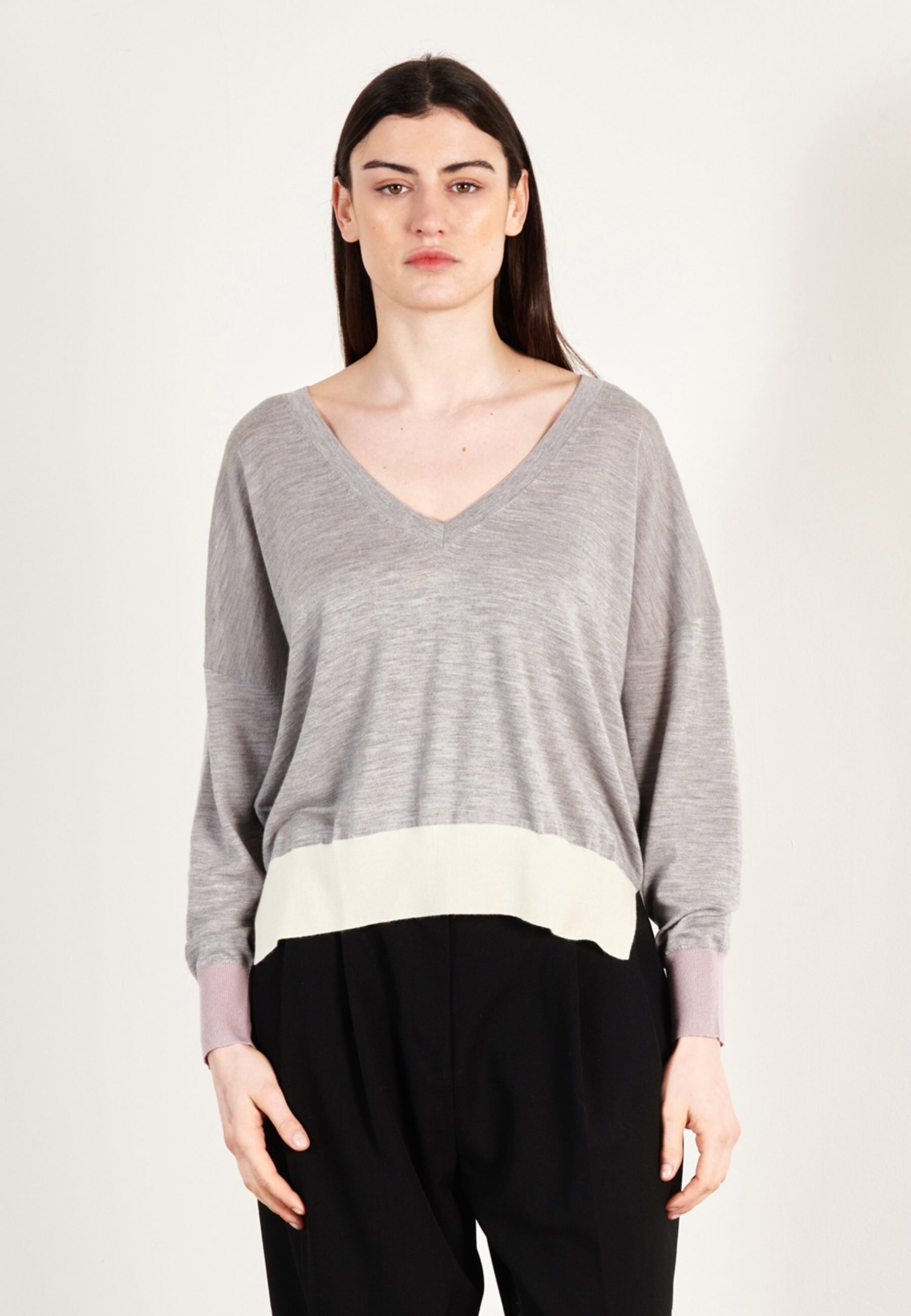 Maglione oversize da donna in cashmere ultrafine e lana con scollo a V, colore grigio/viola/bianco - KELLY 10