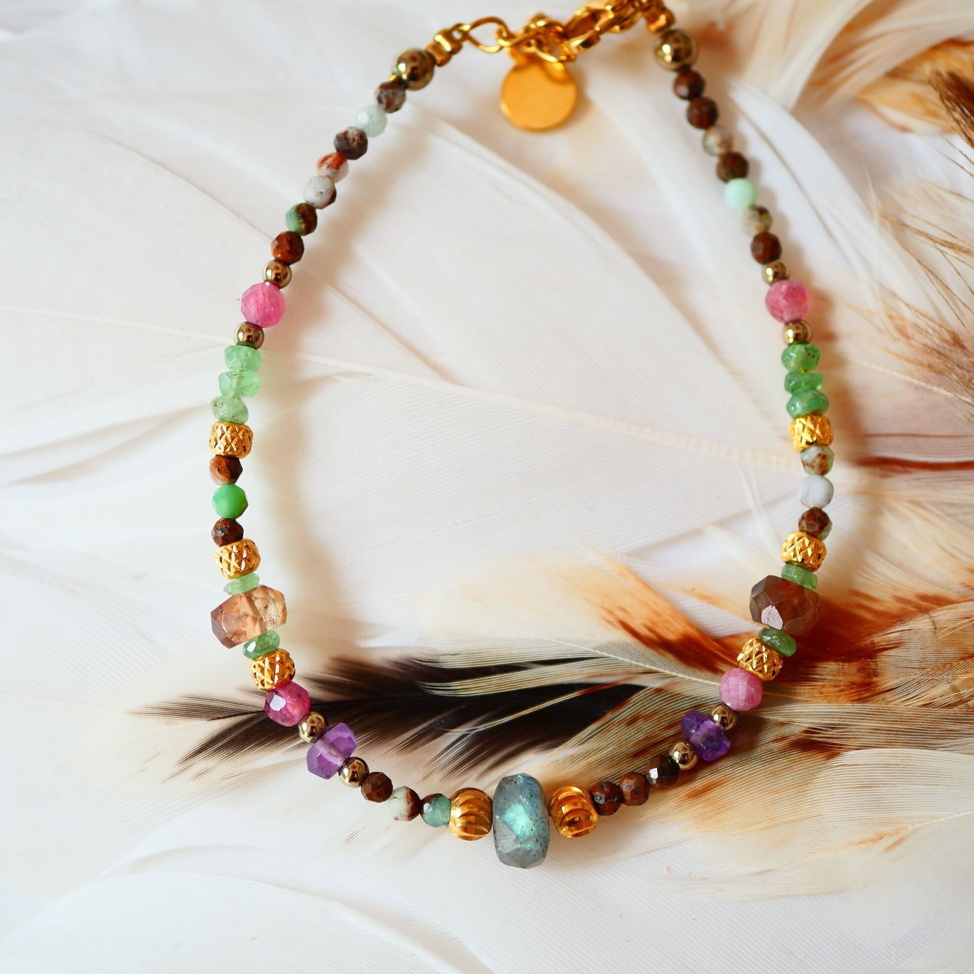 NEDA Armband aus Chrysopras, Andalusit & rosa Turmalin – Freude und Ausgeglichenheit