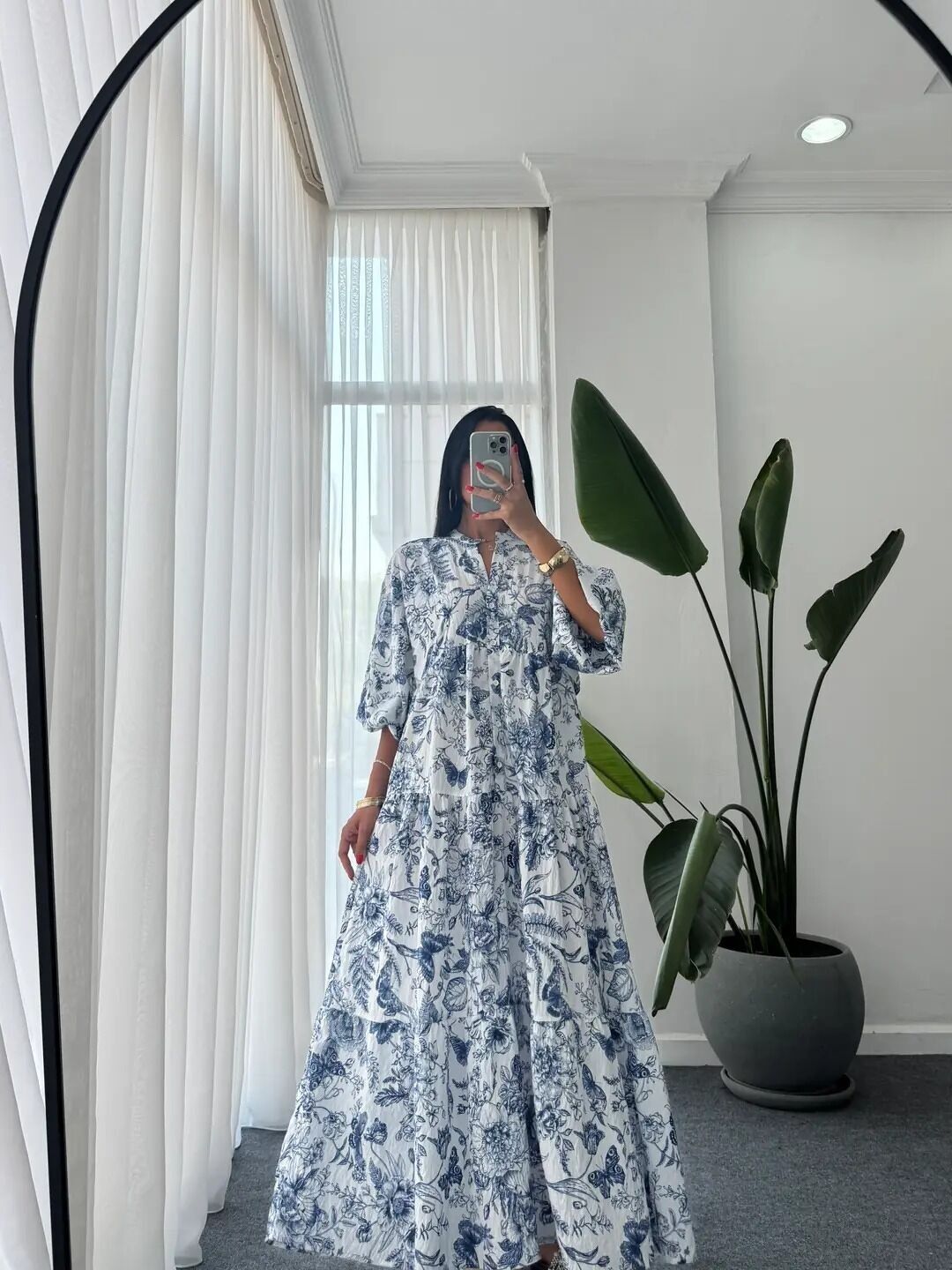 Abito lungo con stampa floreale blu e bianca - Maniche lunghe - con viscosa