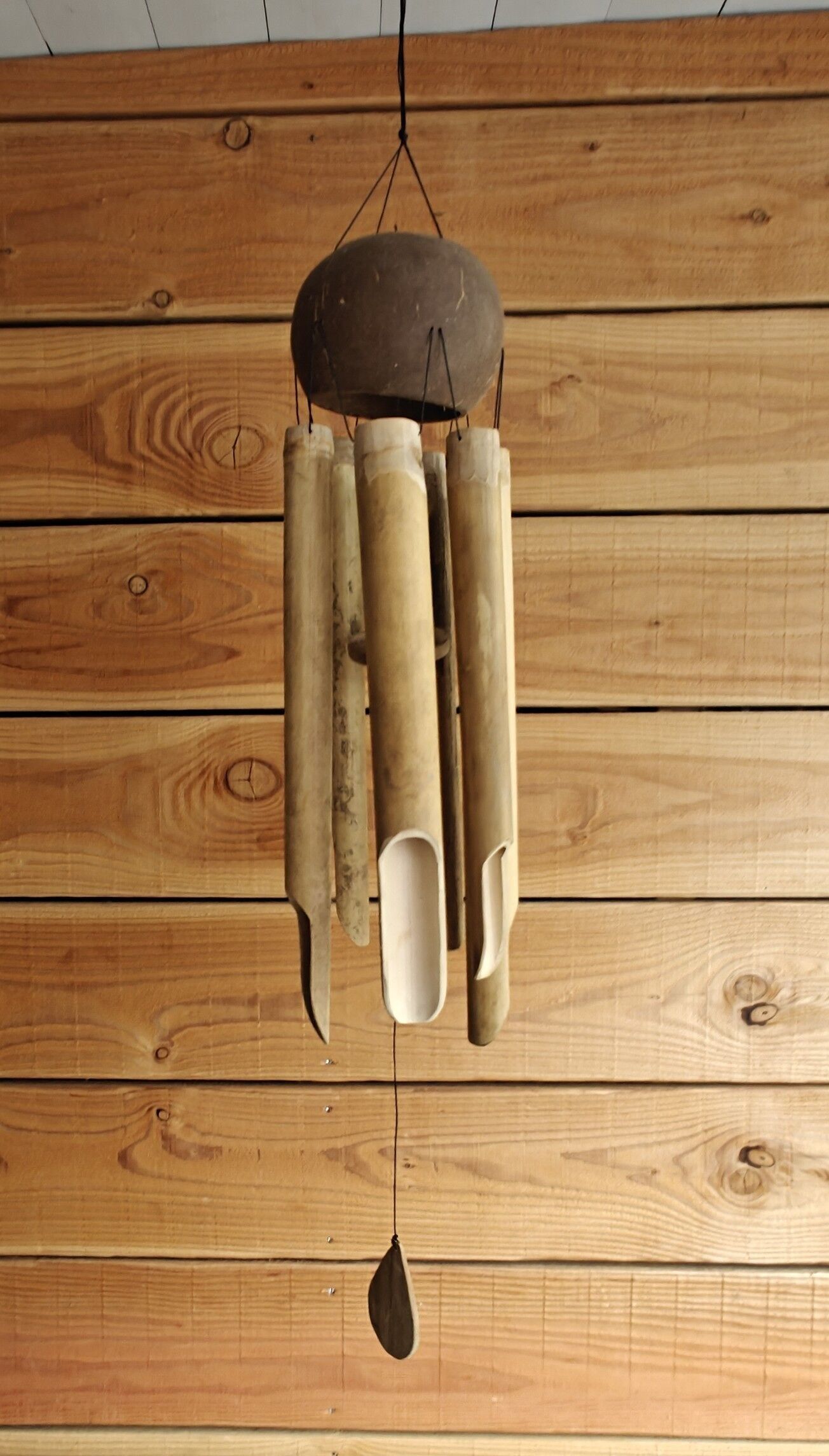 Bozzolo - bambù - pendente - carillon a vento in bambù - carillon a vento in cocco - carillon a vento naturale - accessori da giardino - decorazione da giardino - arredamento tropicale per la casa - suoni rilassanti - fatto a mano - stile bohémien