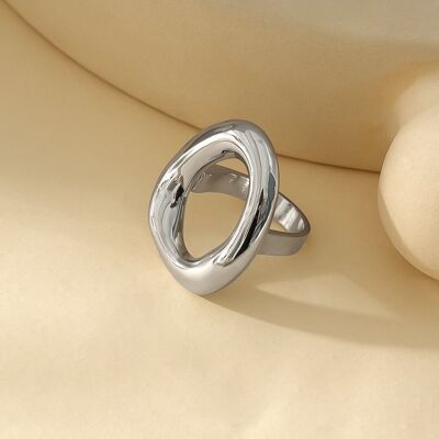 Anillo de Plata con Aro Grande Irregular de 3cm de largo externo