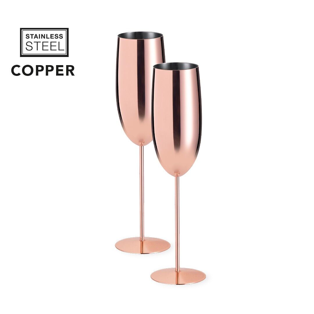SET DI 2 FLUTE DA CHAMPAGNE DA 270 ML CON UN DESIGN SOFISTICATO. REALIZZATO IN ACCIAIO INOX, CON RIVESTIMENTO IN RAME ZINCATO E FINITURA LUCIDA. PRESENTATO IN UN'ESCLUSIVA SCATOLA NERA INDIVIDUALE.