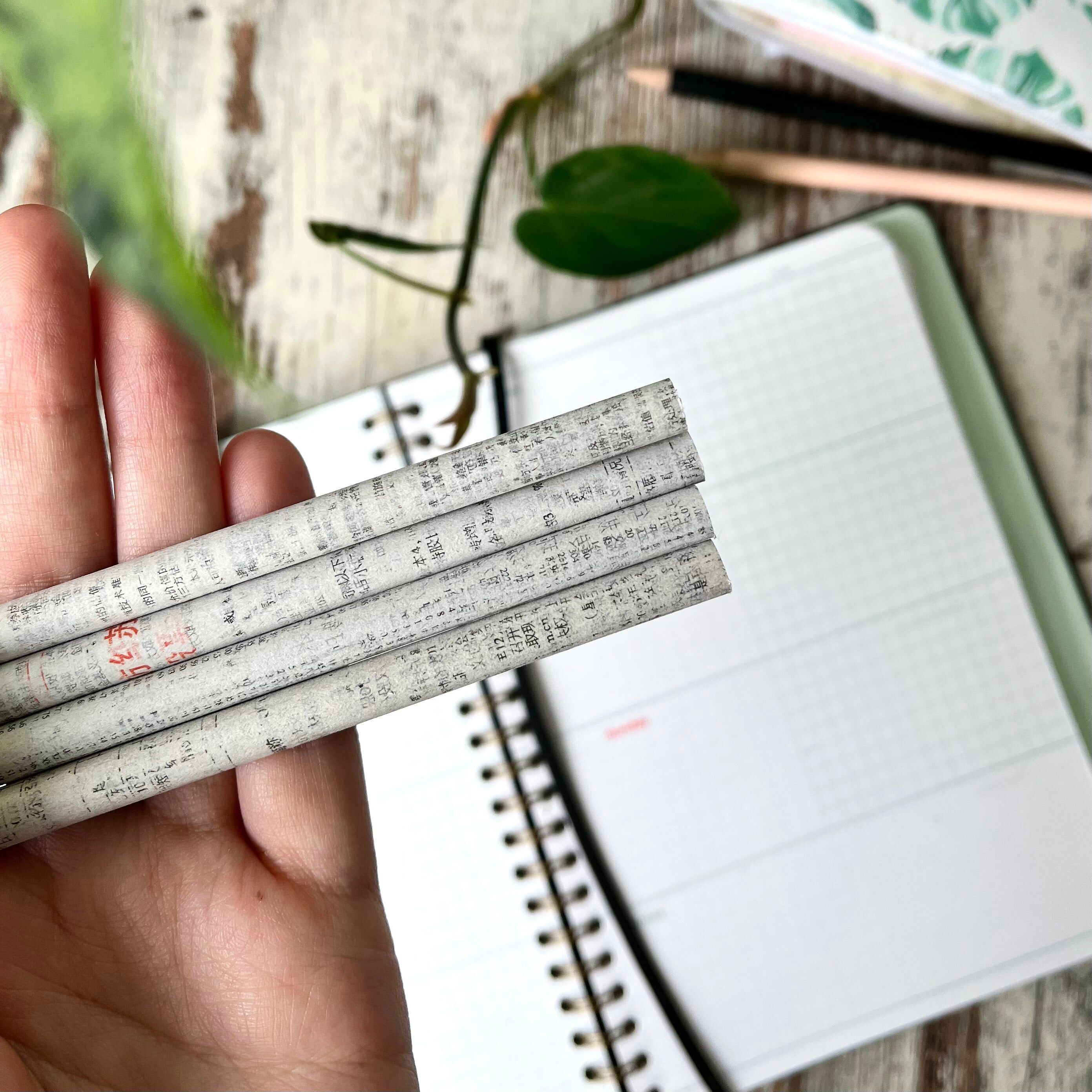 Crayon recyclé fabriqué à partir de papier journal