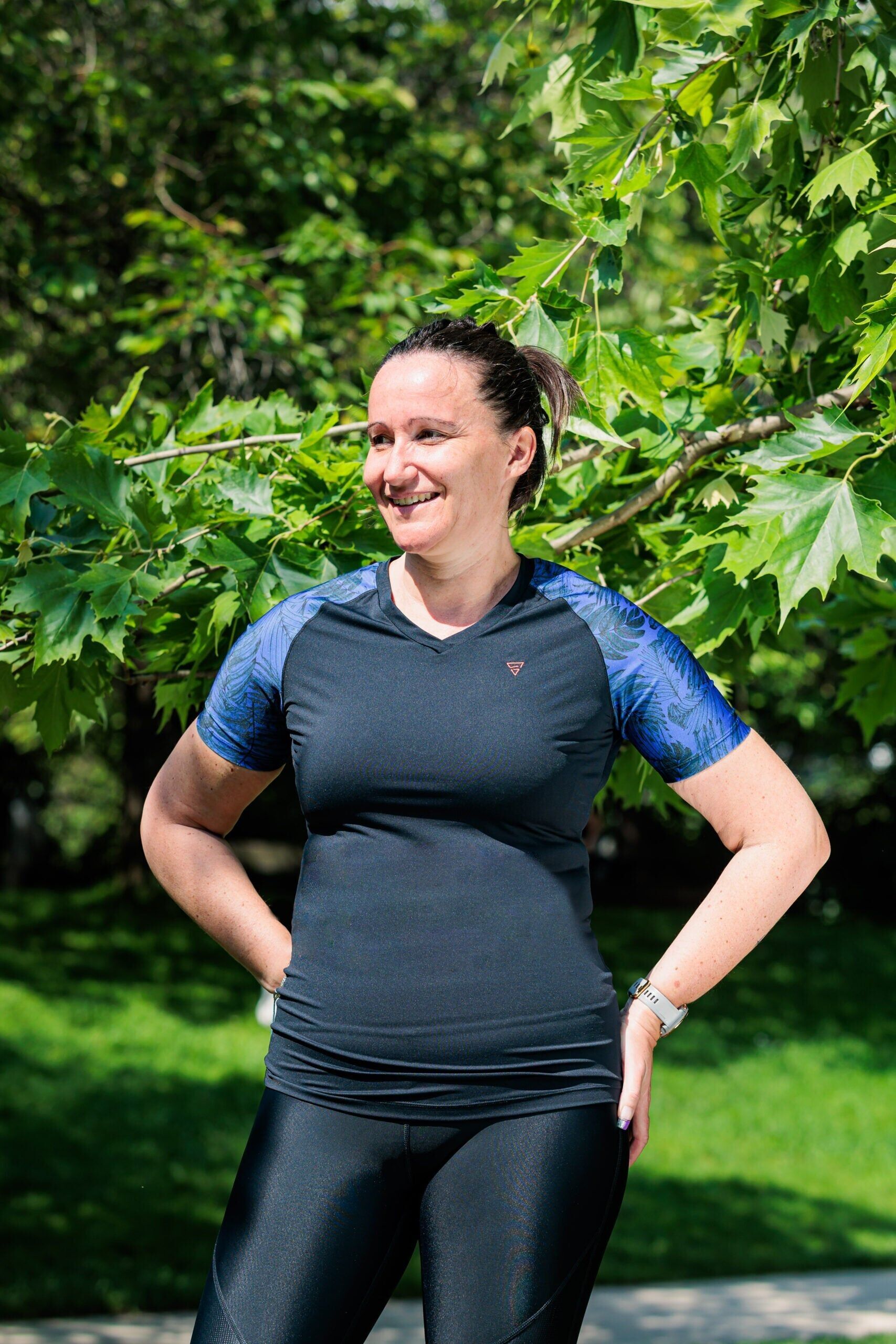 Damen-Sport-T-Shirt mit V-Ausschnitt „Mercure“ – Technisch, feminin und recycelt, umweltfreundlich