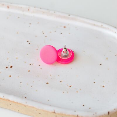 Stud earrings Neon Pink round 15mm, handmade