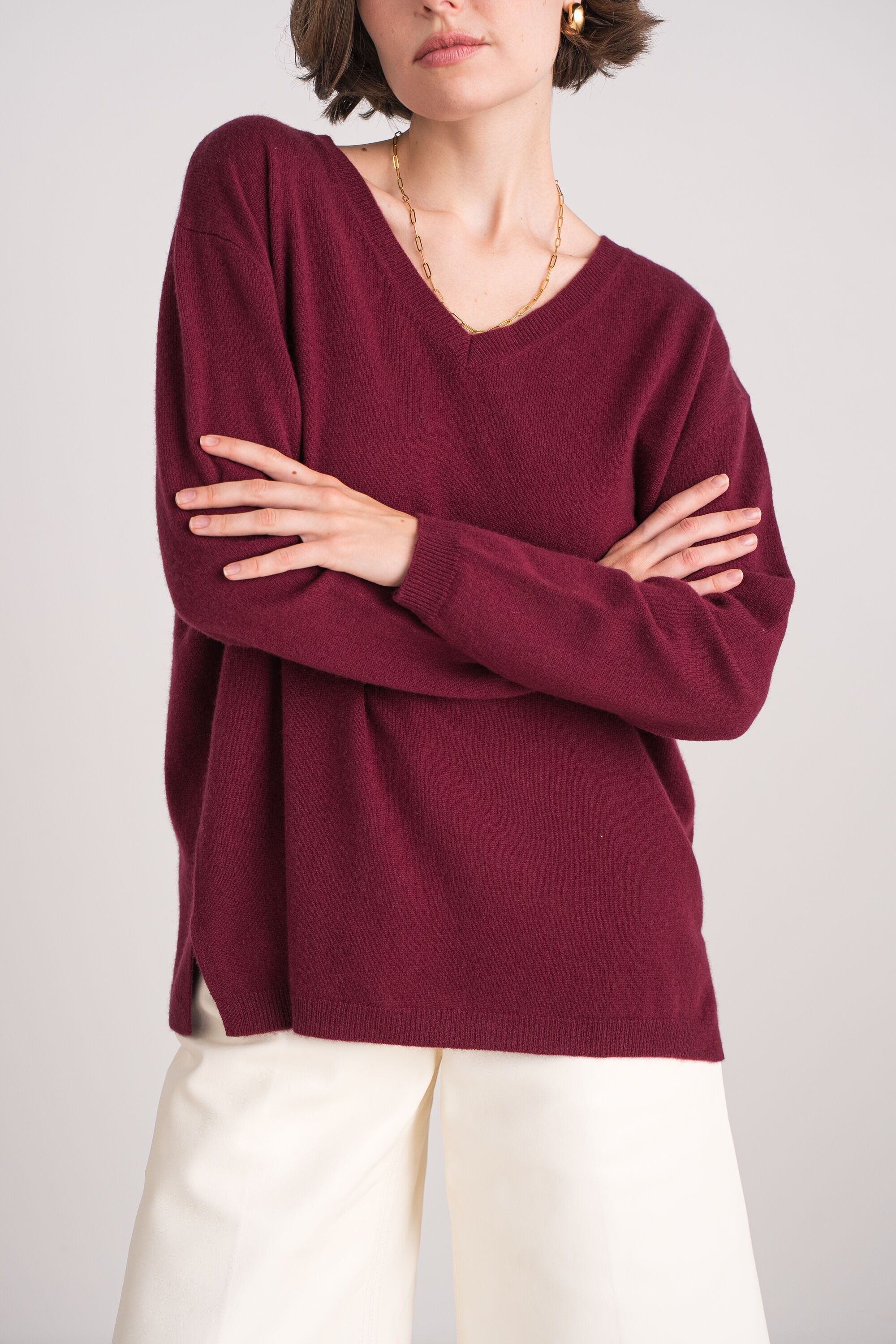 Suéter oversize de cachemira con cuello en V