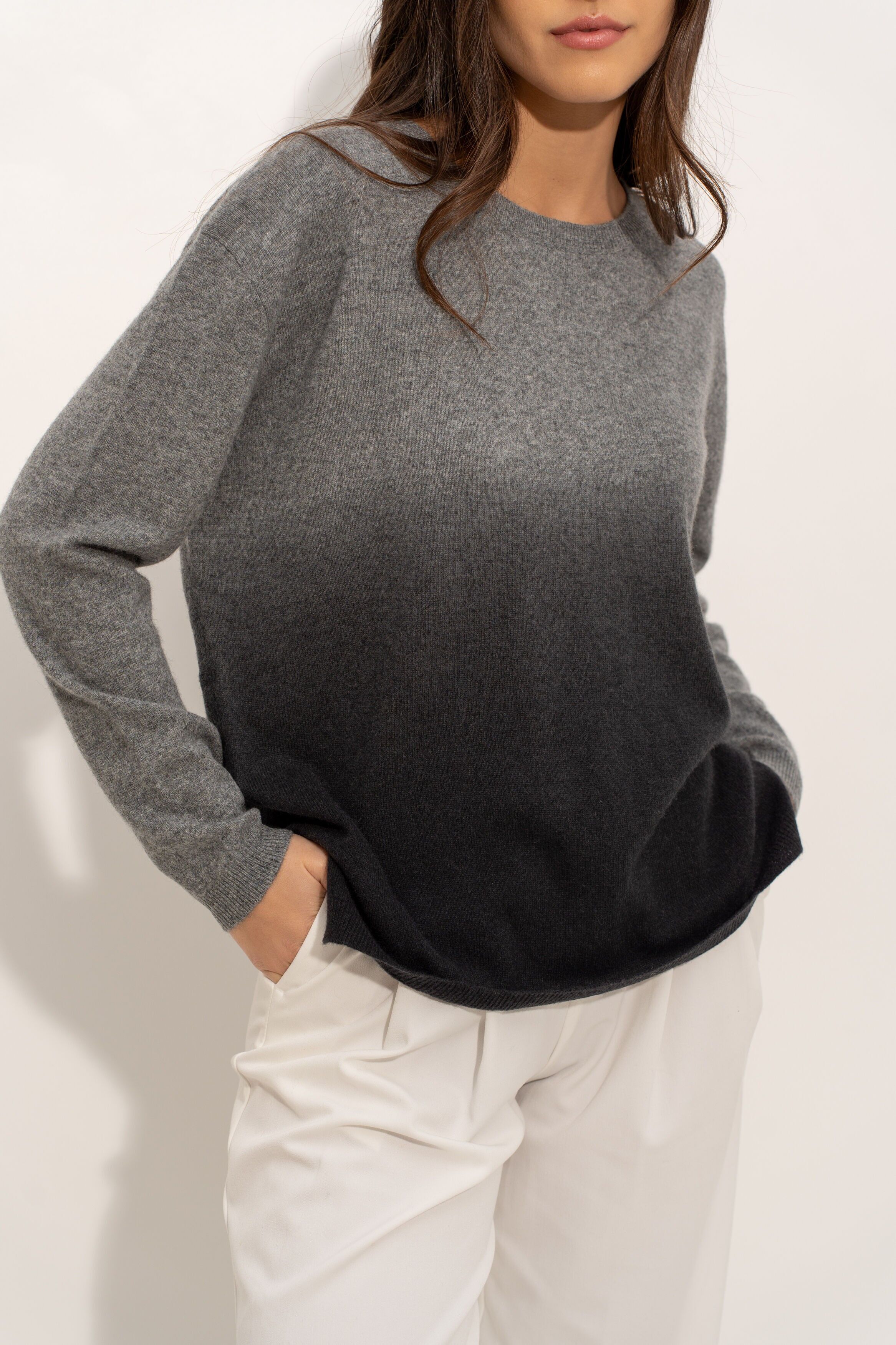 Suéter de cachemira teñido y anudado con cuello redondo