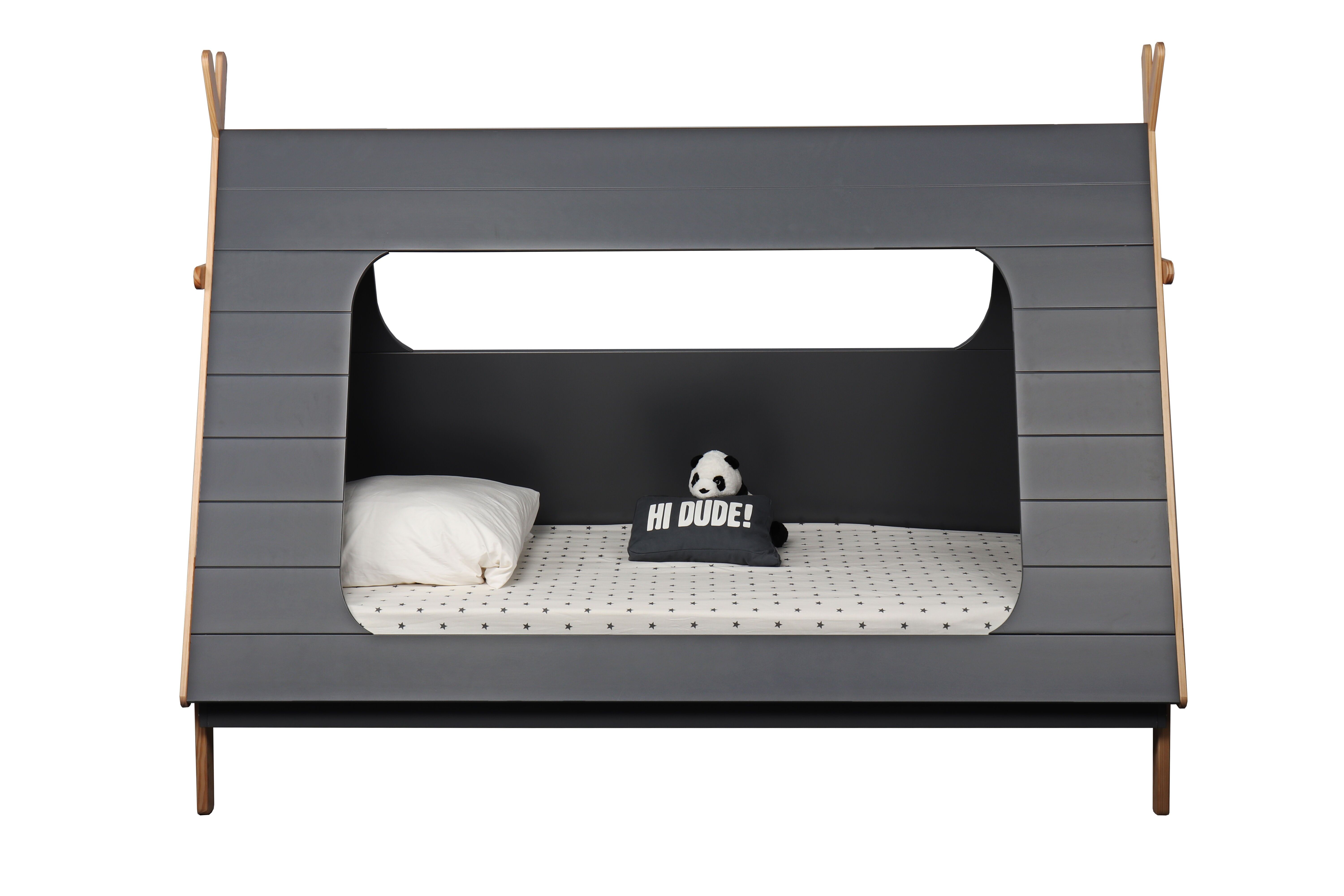 In Tipi-Form mit Milchkaffee