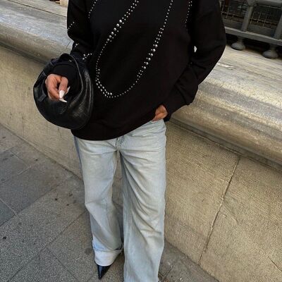 Sudadera de manga larga con cuello redondo y pedrería - negra